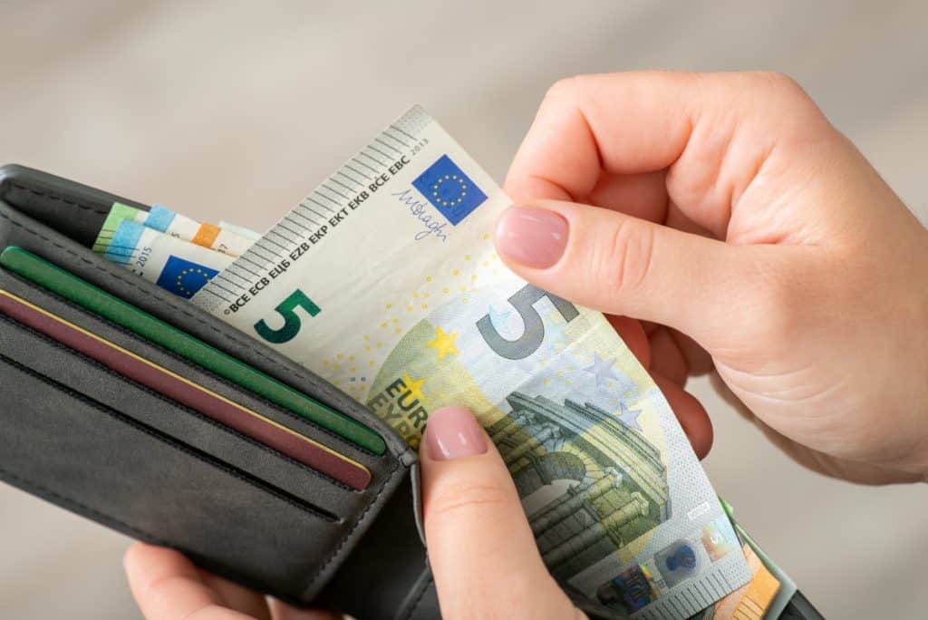 Kako koristiti kreditnu karticu za izgradnju rejtinga